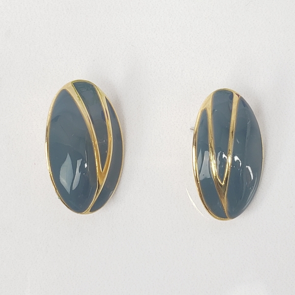 Vintage Green and Gold Cloisonnè Oval Shaped Earrings - Pierced - Picture 4 of 10